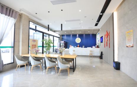 荆州火车站方特店
